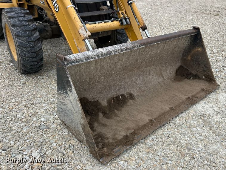 image for item ET3338 2004 John Deere 110 backhoe