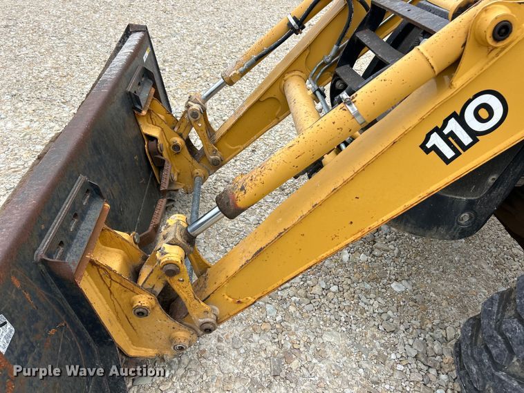 image for item ET3338 2004 John Deere 110 backhoe