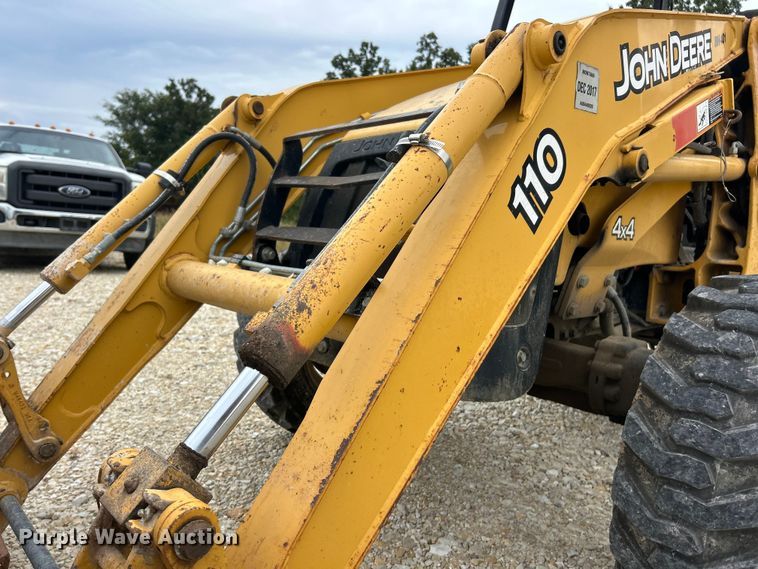 image for item ET3338 2004 John Deere 110 backhoe