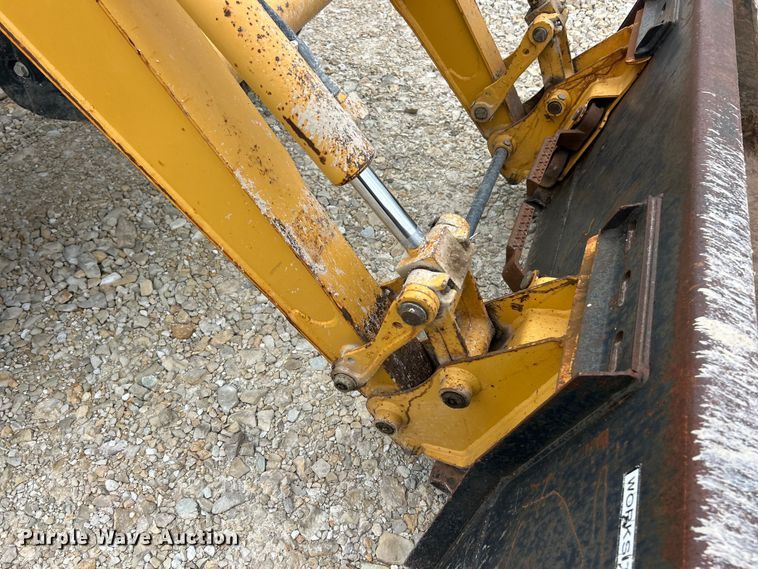 image for item ET3338 2004 John Deere 110 backhoe