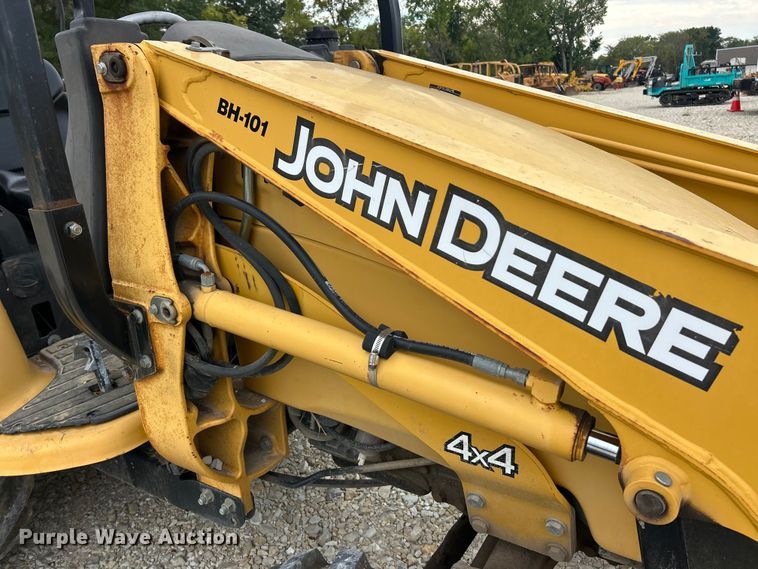 image for item ET3338 2004 John Deere 110 backhoe