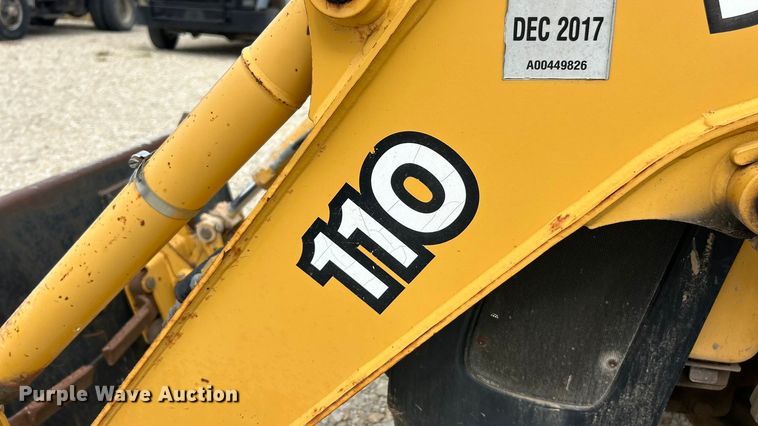 image for item ET3338 2004 John Deere 110 backhoe
