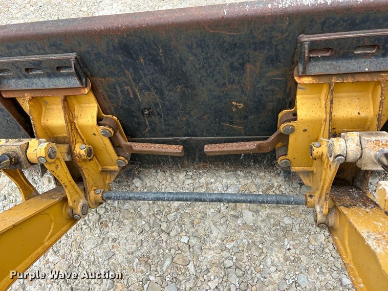 image for item ET3338 2004 John Deere 110 backhoe