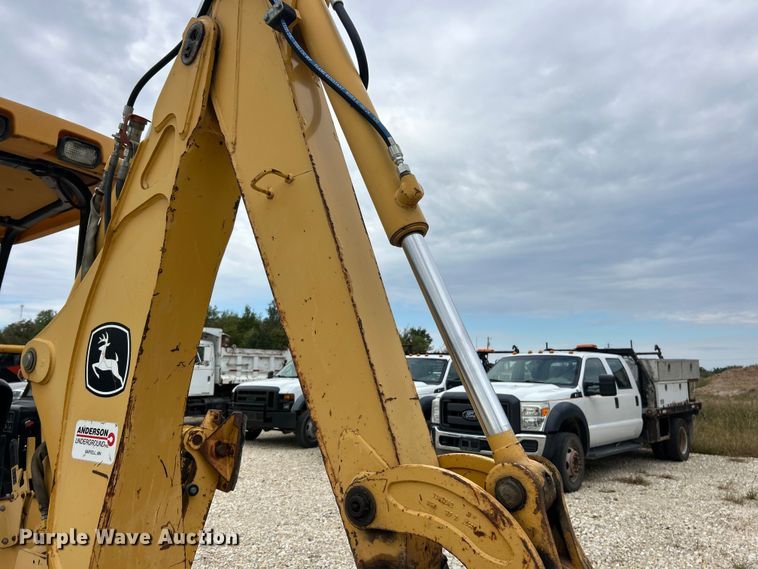 image for item ET3338 2004 John Deere 110 backhoe