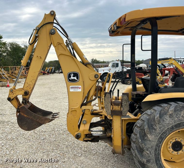image for item ET3338 2004 John Deere 110 backhoe