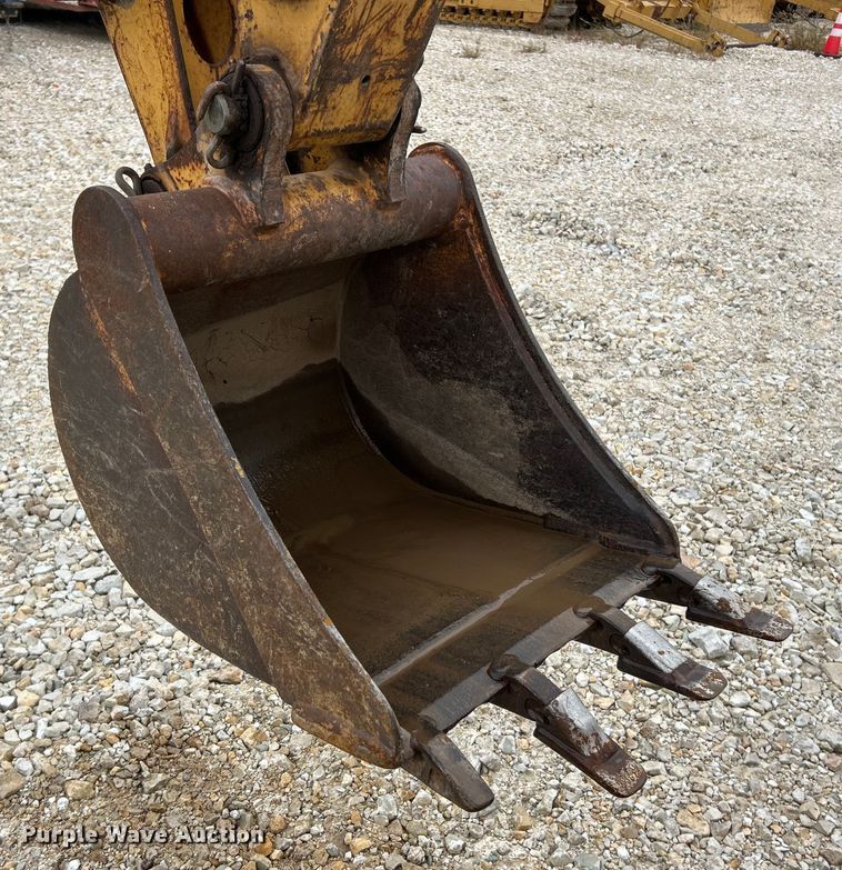 image for item ET3338 2004 John Deere 110 backhoe