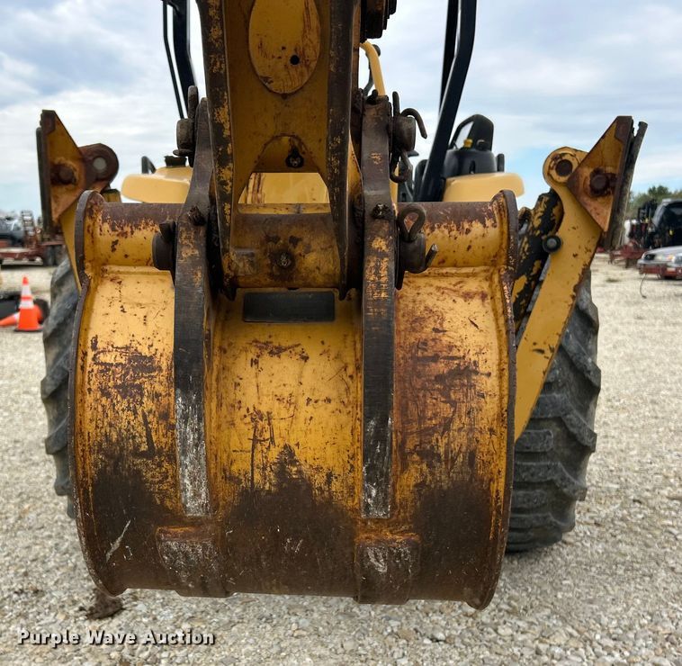 image for item ET3338 2004 John Deere 110 backhoe
