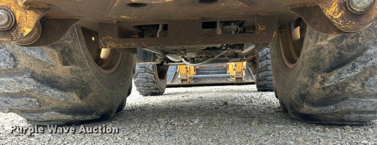 image for item ET3338 2004 John Deere 110 backhoe