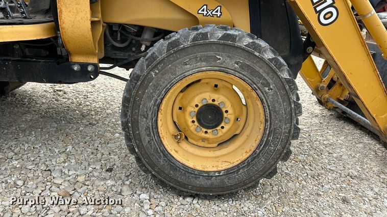 image for item ET3338 2004 John Deere 110 backhoe