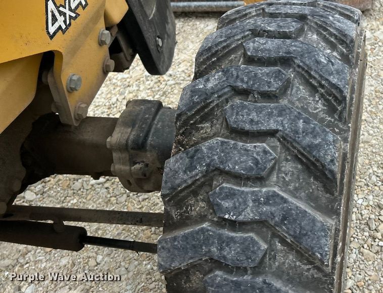 image for item ET3338 2004 John Deere 110 backhoe