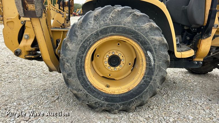 image for item ET3338 2004 John Deere 110 backhoe