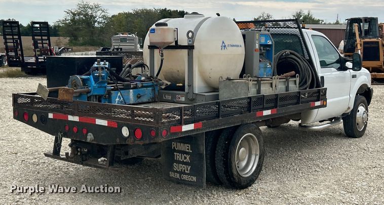 image for item ET3339 2000 Ford F450 Super Duty flatbed truck