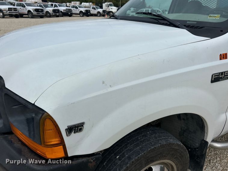 image for item ET3339 2000 Ford F450 Super Duty flatbed truck