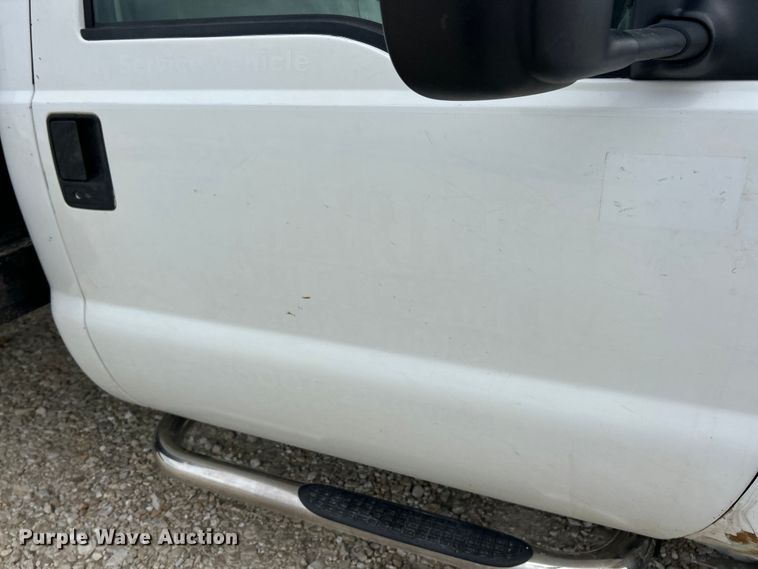 image for item ET3339 2000 Ford F450 Super Duty flatbed truck