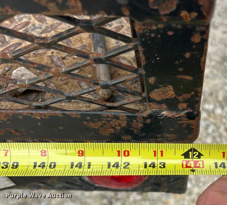 image for item ET3339 2000 Ford F450 Super Duty flatbed truck