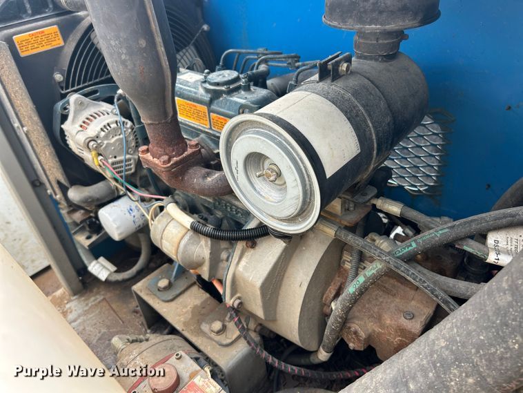 image for item ET3339 2000 Ford F450 Super Duty flatbed truck