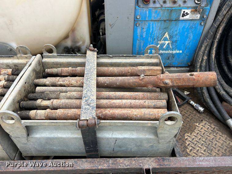 image for item ET3339 2000 Ford F450 Super Duty flatbed truck