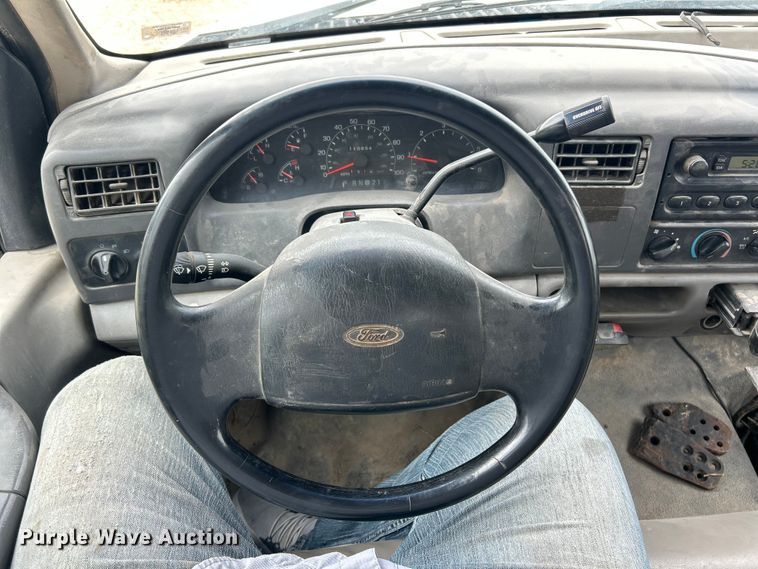 image for item ET3339 2000 Ford F450 Super Duty flatbed truck