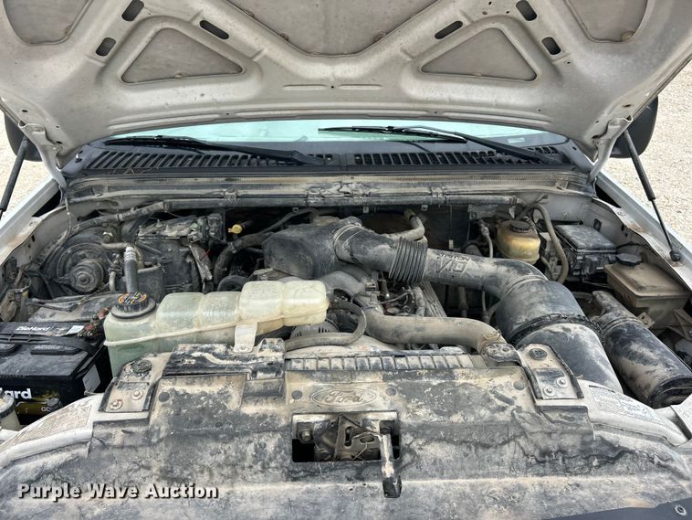 image for item ET3339 2000 Ford F450 Super Duty flatbed truck