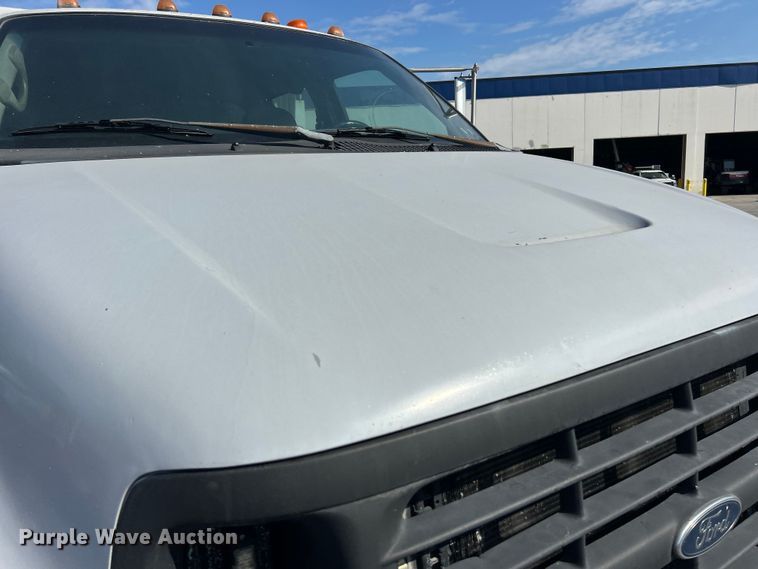 image for item ET3353 2000 Ford F750 dump truck