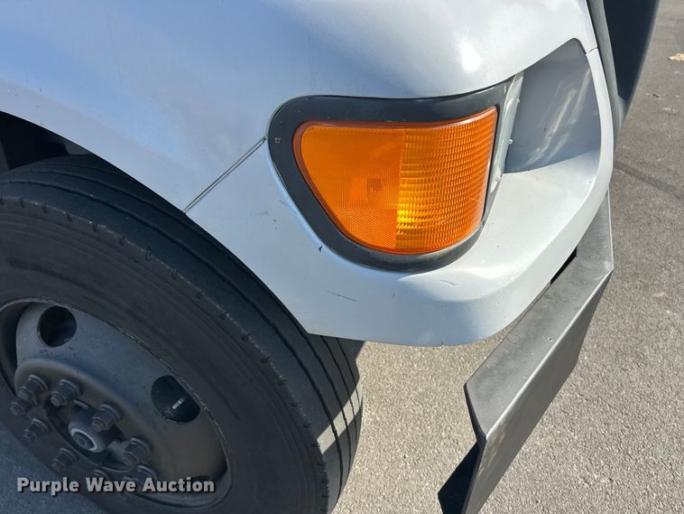 image for item ET3353 2000 Ford F750 dump truck