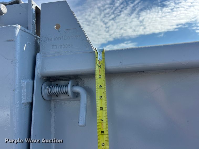 image for item ET3353 2000 Ford F750 dump truck