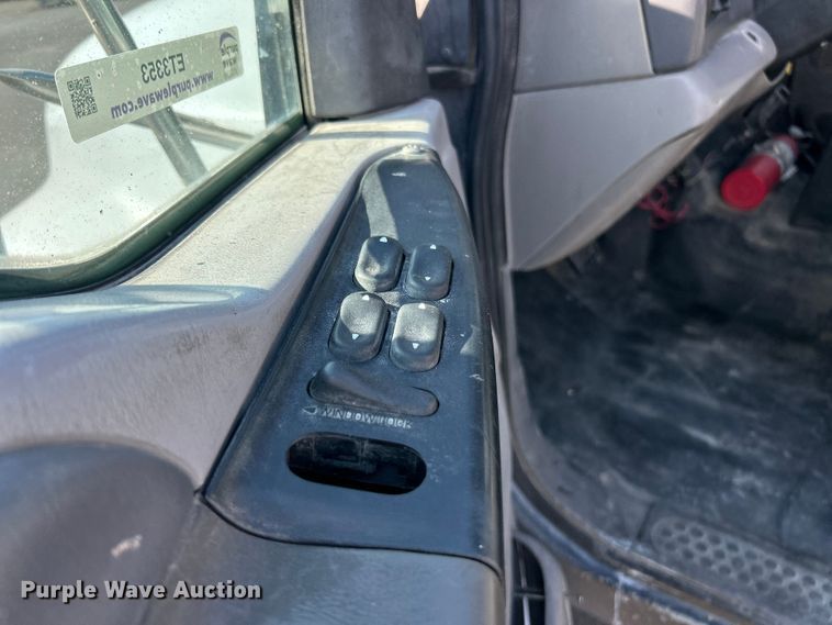 image for item ET3353 2000 Ford F750 dump truck