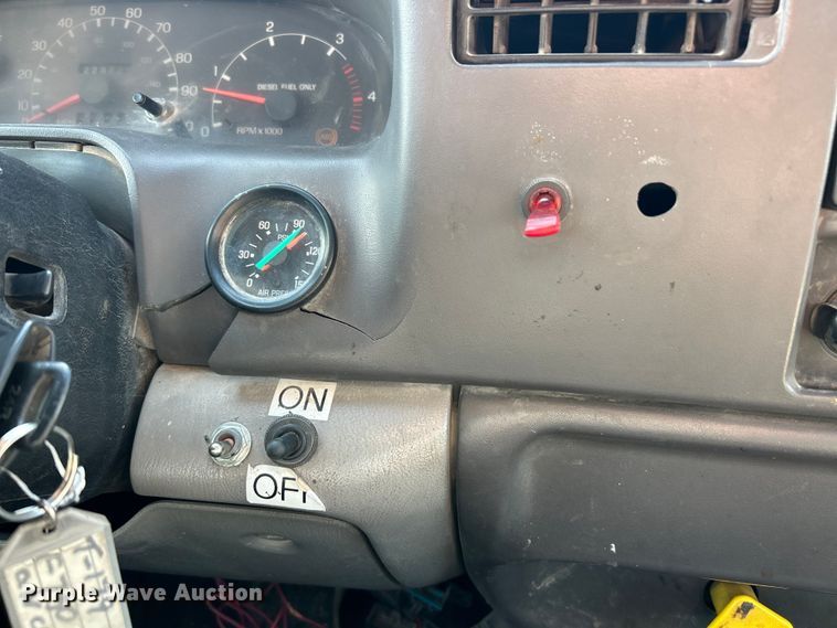 image for item ET3353 2000 Ford F750 dump truck