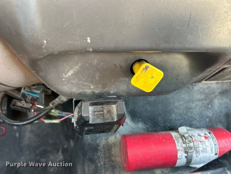 image for item ET3353 2000 Ford F750 dump truck