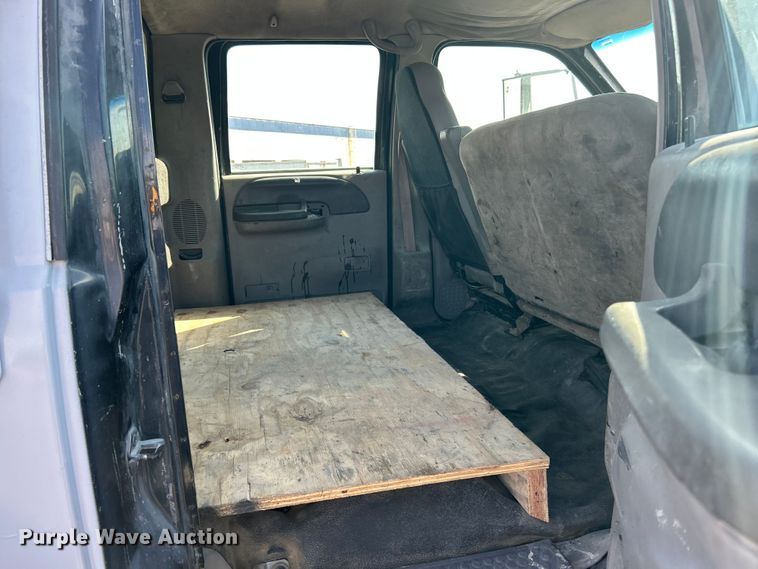 image for item ET3353 2000 Ford F750 dump truck