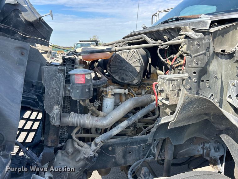 image for item ET3353 2000 Ford F750 dump truck