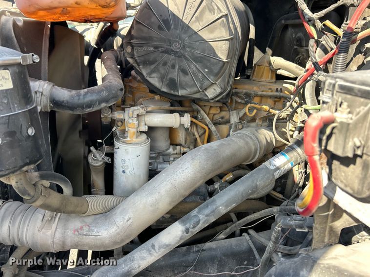 image for item ET3353 2000 Ford F750 dump truck