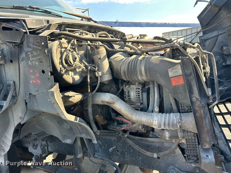 image for item ET3353 2000 Ford F750 dump truck