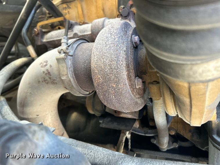 image for item ET3353 2000 Ford F750 dump truck