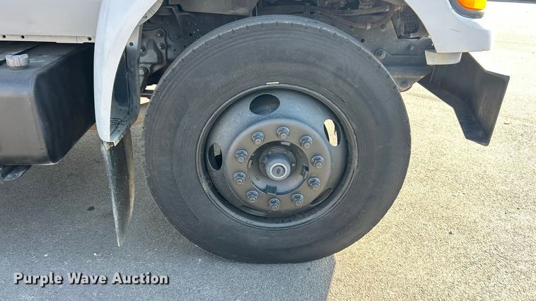 image for item ET3353 2000 Ford F750 dump truck