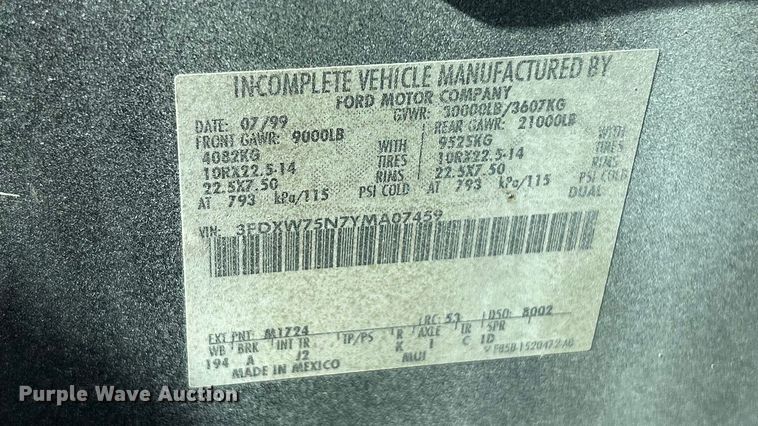 image for item ET3353 2000 Ford F750 dump truck