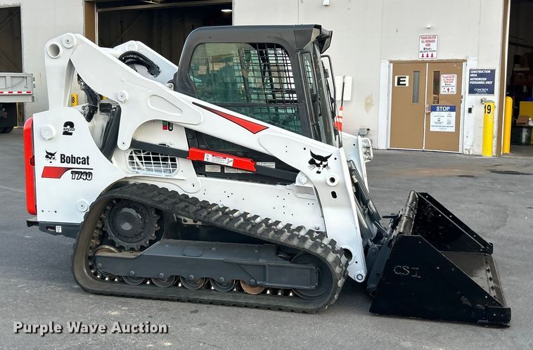 MINI CARGADOR SOBRE ORUGAS 2019 BOBCAT T740