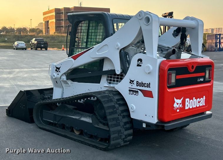 image for item ET3354 2019 Bobcat T740 tracked skid steer loader
