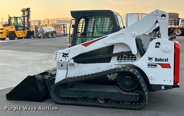 image for item ET3354 2019 Bobcat T740 tracked skid steer loader