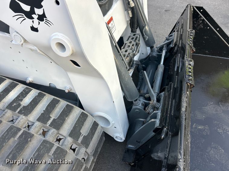image for item ET3354 2019 Bobcat T740 tracked skid steer loader