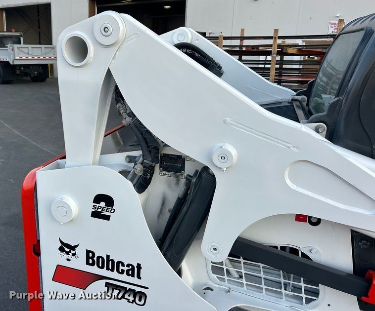 image for item ET3354 2019 Bobcat T740 tracked skid steer loader