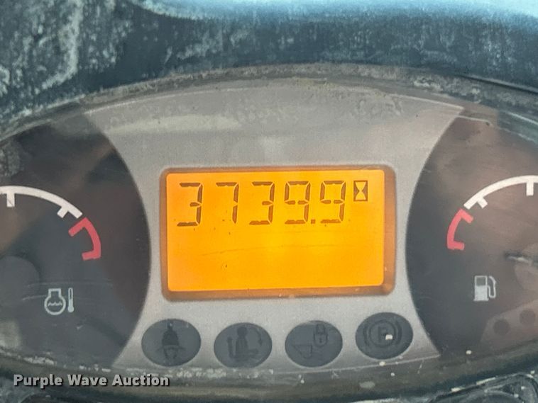 image for item ET3354 2019 Bobcat T740 tracked skid steer loader