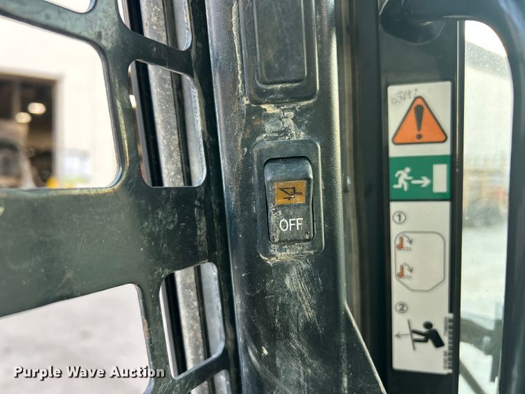 image for item ET3354 2019 Bobcat T740 tracked skid steer loader