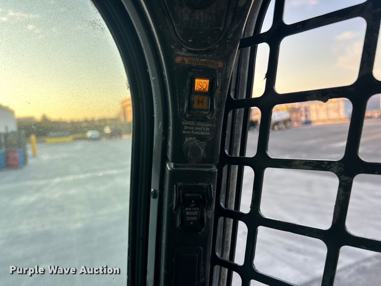 image for item ET3354 2019 Bobcat T740 tracked skid steer loader