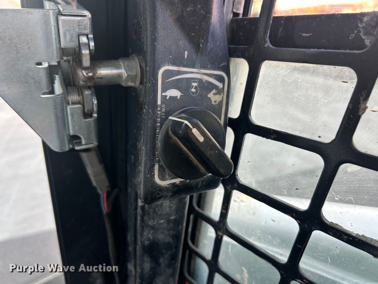 image for item ET3354 2019 Bobcat T740 tracked skid steer loader