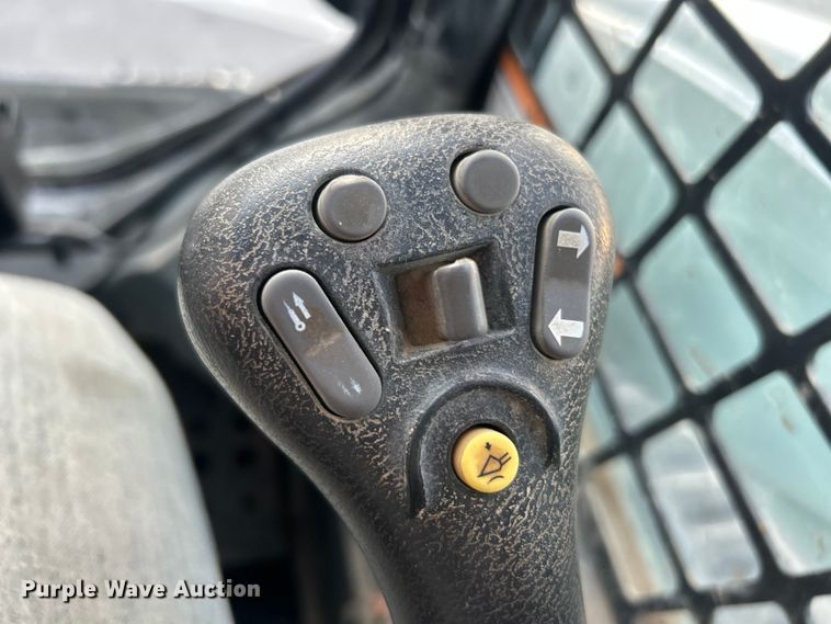 image for item ET3354 2019 Bobcat T740 tracked skid steer loader