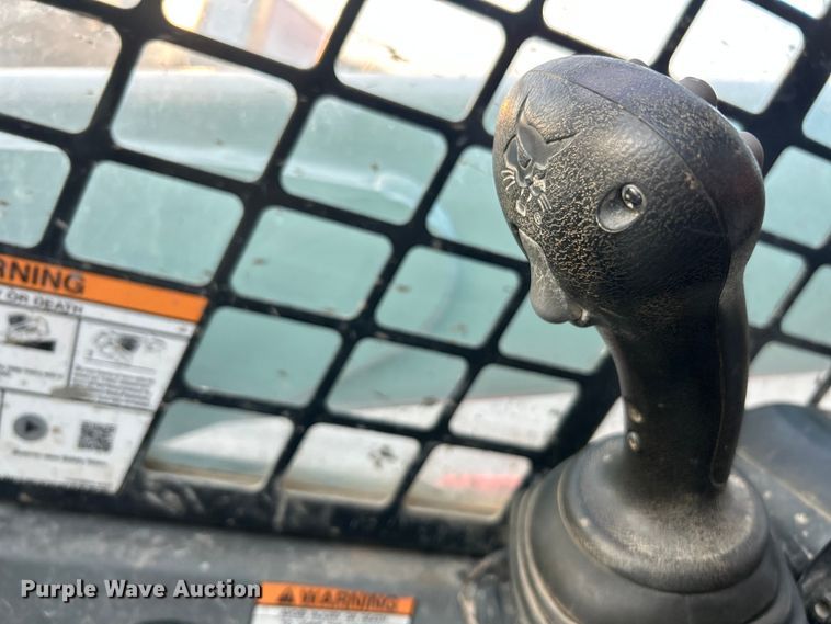 image for item ET3354 2019 Bobcat T740 tracked skid steer loader