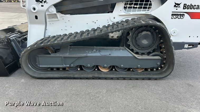 image for item ET3354 2019 Bobcat T740 tracked skid steer loader