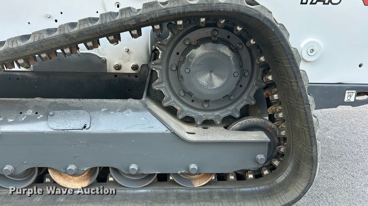 image for item ET3354 2019 Bobcat T740 tracked skid steer loader