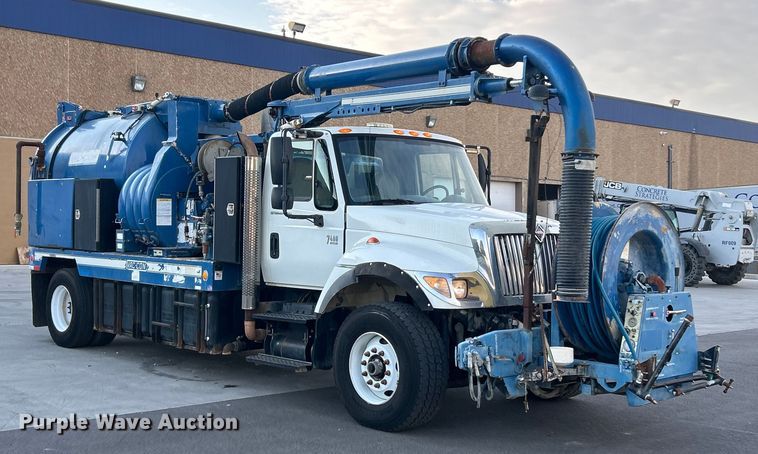 image for item ET3355 2004 International 7400 sewer jetter truck